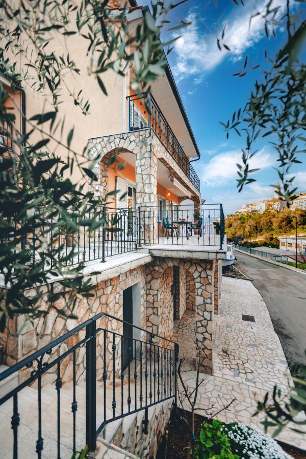 Apartman Marina Vrbnik Exterior foto
