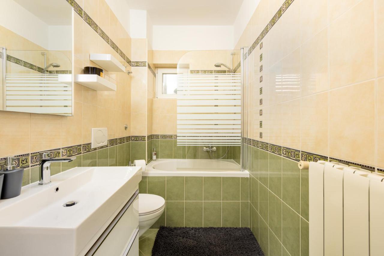 Apartman Marina Vrbnik Exterior foto