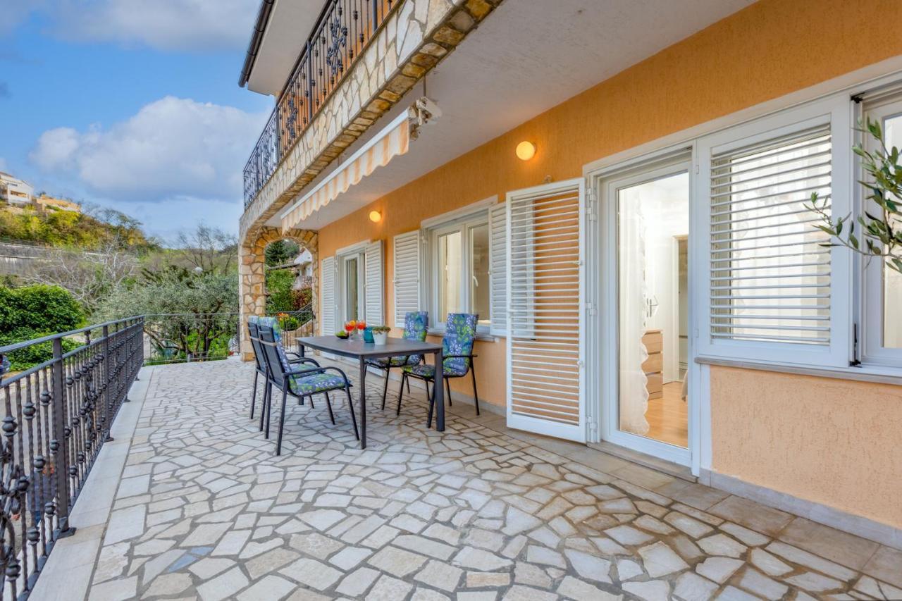 Apartman Marina Vrbnik Exterior foto